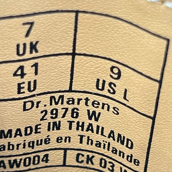 Dr. Martens Women's 2976 Black Leather Chelsea Boot Size US 9 - Picture 10 of 11